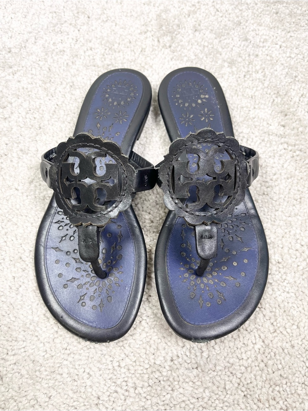 Tory Burch Womens Miller Scallop Leather Thong Sandals Size 5 Floral Medallion